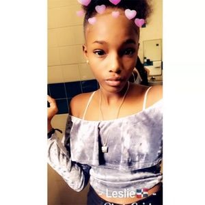 Meet your Posher, Leslie paola